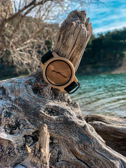 reloj de bambu